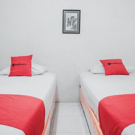 בנדר למפונג Reddoorz Near Kartini Mall Lampung מראה חיצוני תמונה