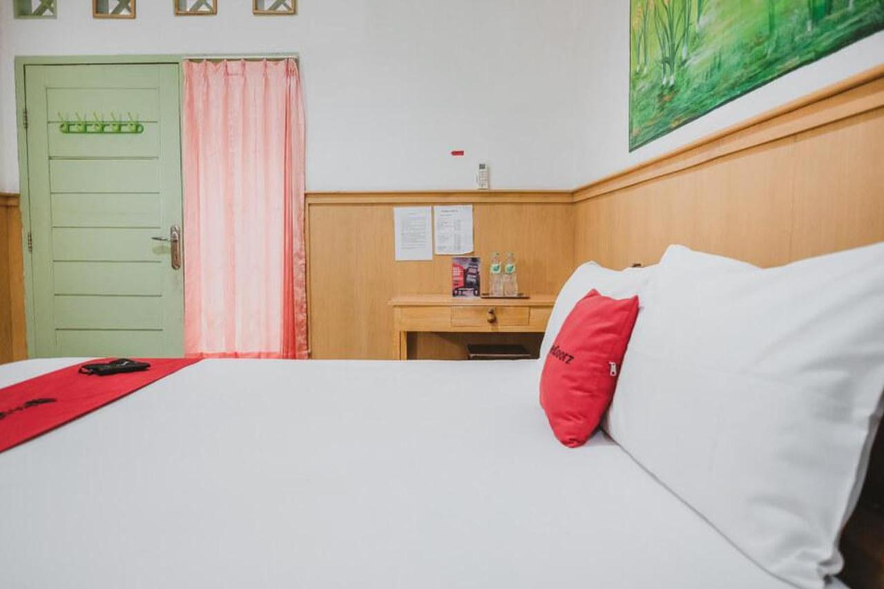 בנדר למפונג Reddoorz Near Kartini Mall Lampung מראה חיצוני תמונה